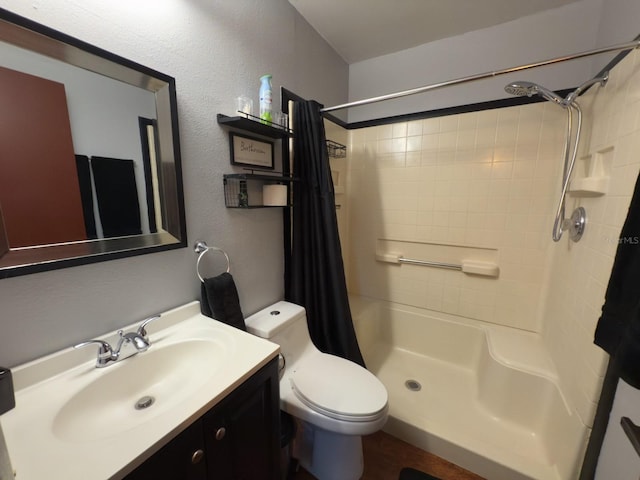 13180 Lawrence St, Spring Hill, FL 34609 - full bathroom featuring a shower with shower curtain, toilet, and vanity