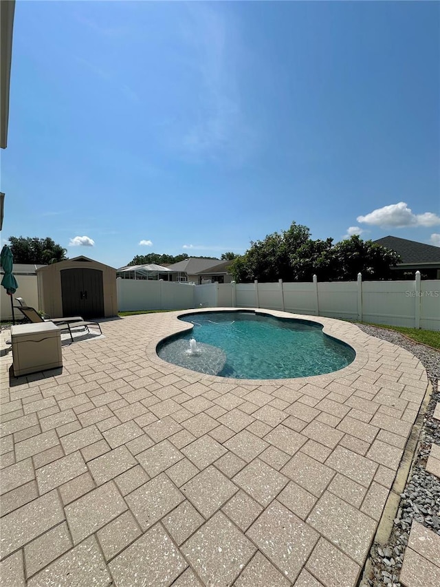9808 Riverchase Dr, New Port Richey, FL 34655 - view of pool featuring a patio area and a fenced backyard