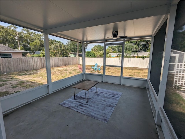 2004 Culberson Ave, Dunedin, FL 34698 - unfurnished sunroom featuring a ceiling fan