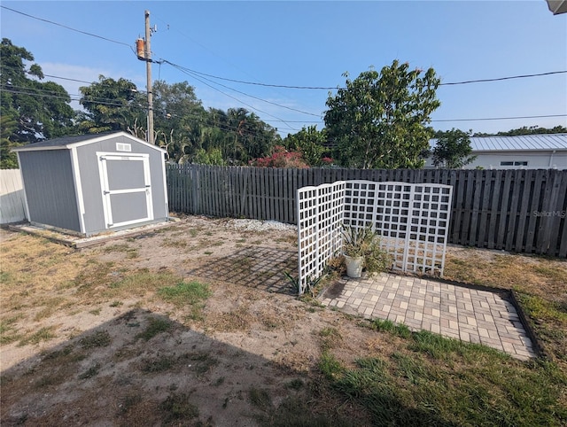 2004 Culberson Ave, Dunedin, FL 34698 - fenced backyard with a patio