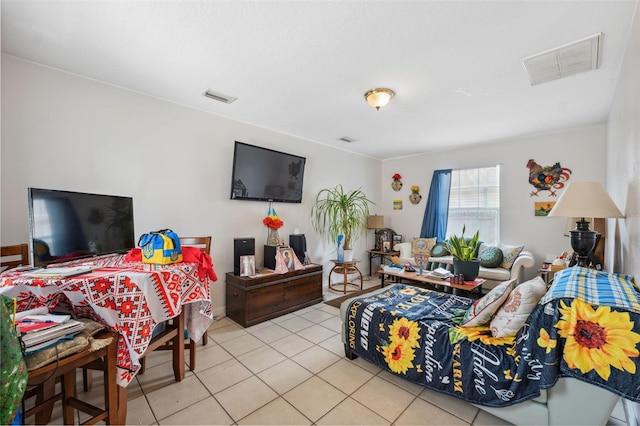 4737 6th St, Zephyrhills, FL 33542 - view of tiled living area