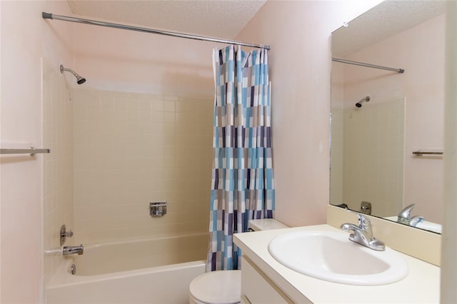 12511 Dearborn Dr, Hudson, FL 34667 - full bathroom with shower / tub combo with curtain, toilet, vanity, and a textured ceiling