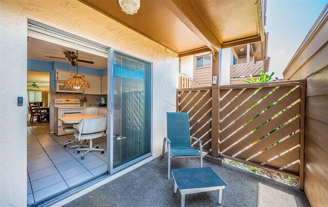 3838 Lanyard Ct Unit B, New Port Richey, FL 34652 - view of balcony