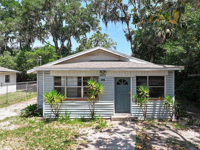 1324 SE 4th Ave, Gainesville, FL 32641 - bungalow featuring a shingled roof
