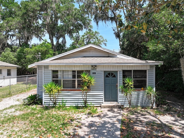 1324 SE 4th Ave, Gainesville, FL 32641 - bungalow featuring a shingled roof