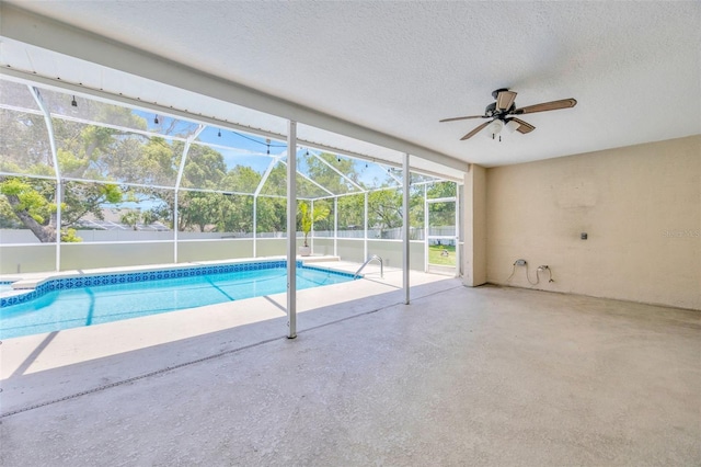 11291 Countrywood Ct, Spring Hill, FL 34609 - swimming pool with a ceiling fan