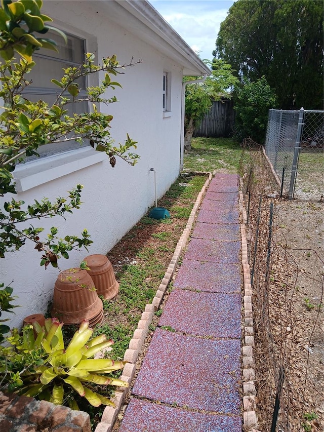 9516 Glen Moor Ln, Port Richey, FL 34668 - view of yard