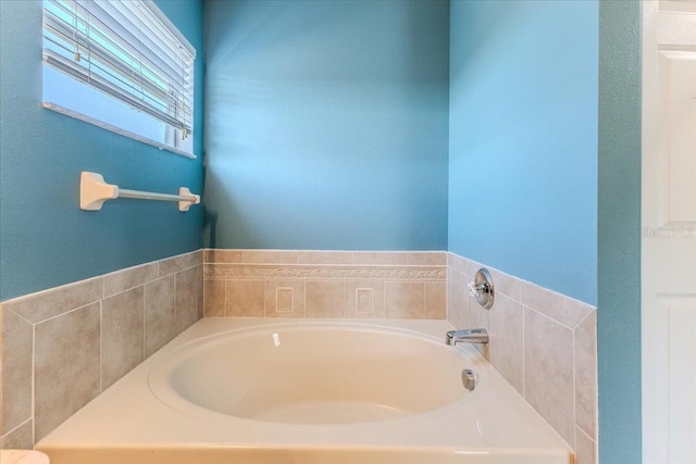 4094 Braemere Dr, Spring Hill, FL 34609 - full bathroom featuring a bath