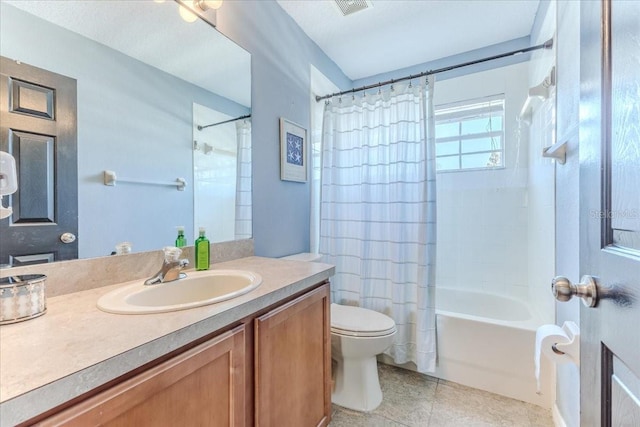 4094 Braemere Dr, Spring Hill, FL 34609 - full bathroom featuring vanity, toilet, shower / tub combo with curtain, and tile patterned flooring