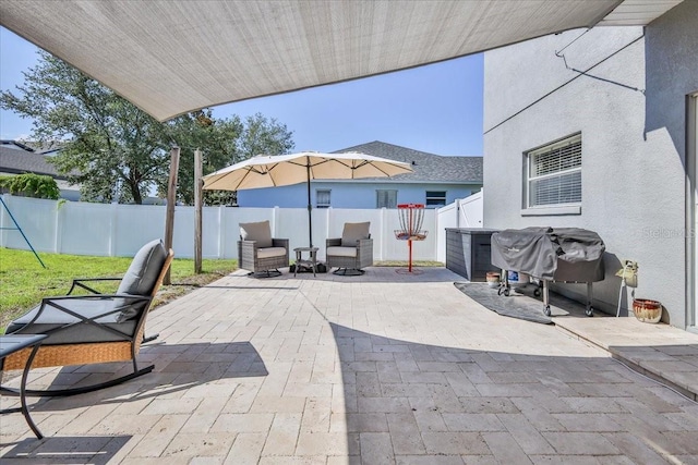 4094 Braemere Dr, Spring Hill, FL 34609 - fenced backyard with a patio area
