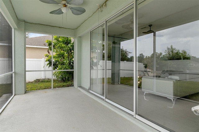 4215 Maplehurst Way, Spring Hill, FL 34609 - unfurnished sunroom featuring a ceiling fan
