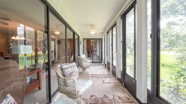 6620 Brambleleaf Dr, Spring Hill, FL 34606 - sunroom featuring a ceiling fan