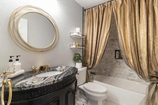 1142 Wolford Dr, Trinity, FL 34655 - full bath featuring shower / bath combo with shower curtain, vanity, and toilet