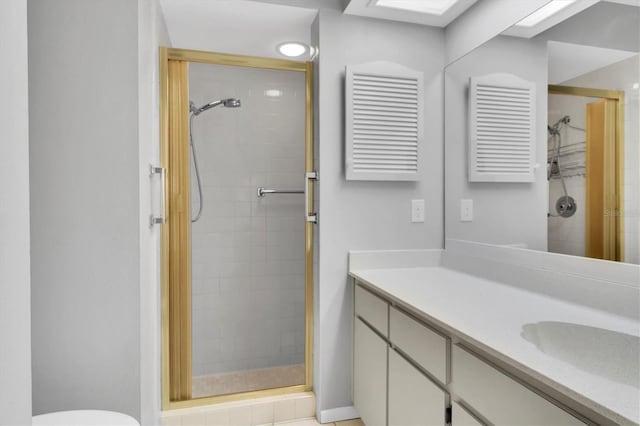 9529 Bunker Hill Ct Unit 9529, New Port Richey, FL 34655 - full bath featuring a shower stall, vanity, and toilet