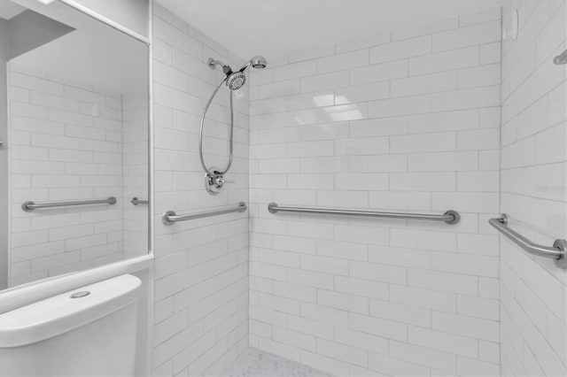 9529 Bunker Hill Ct Unit 9529, New Port Richey, FL 34655 - full bathroom featuring a tile shower and toilet