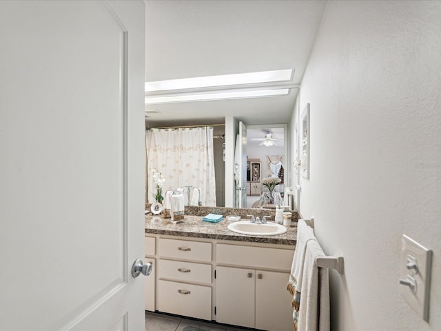 3832 Sailmaker Ln Unit 3832, Holiday, FL 34691 - full bath featuring vanity and a ceiling fan