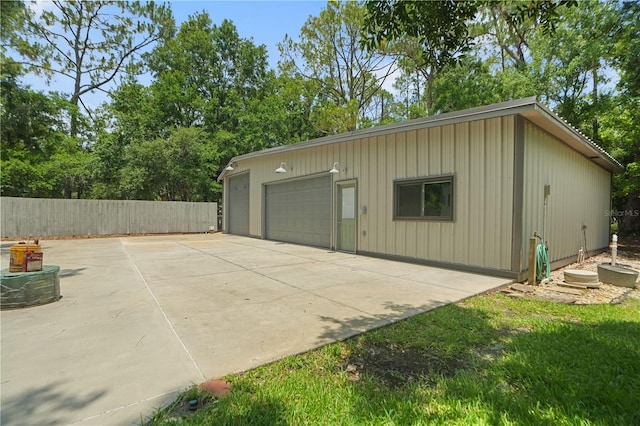 8518 Quail Hollow Blvd, Wesley Chapel, FL 33544 - view of detached garage