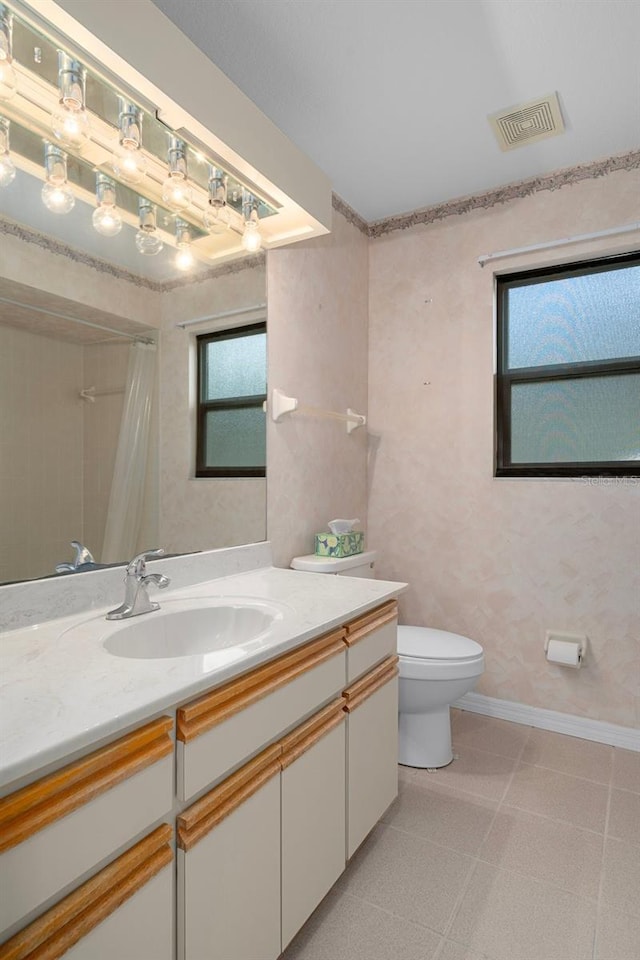 35046 Smoketree Ln, Dade City, FL 33523 - full bathroom with vanity and a shower with shower curtain