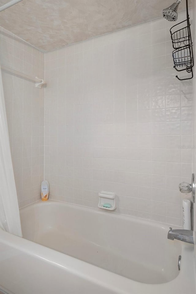 35046 Smoketree Ln, Dade City, FL 33523 - bathroom with shower / tub combo
