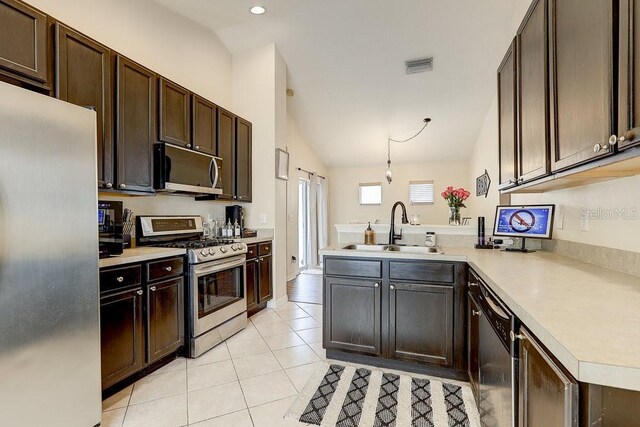 8335 Crescent Moon Dr, New Port Richey, FL 34655 - photo 3