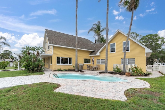 5440 Manatee Point Dr, New Port Richey, FL 34652 - swimming pool featuring a patio