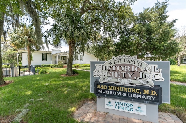 5440 Manatee Point Dr, New Port Richey, FL 34652 - view of community sign