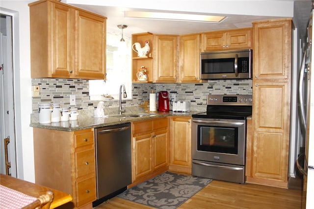 3151 Wellington Dr, Holiday, FL 34691 - photo 16