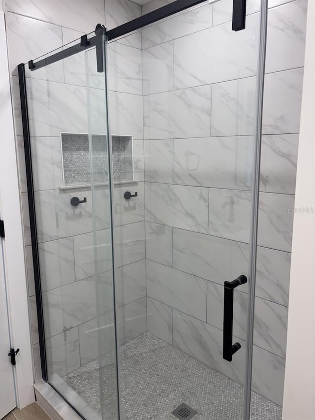 4104 Pine Dale Ct, Hernando Beach, FL 34607 - full bath featuring a stall shower