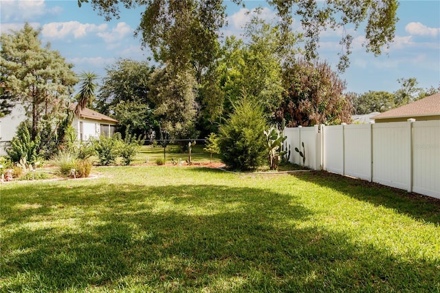9630 Eldridge Rd, Spring Hill, FL 34608 - view of yard featuring a garage