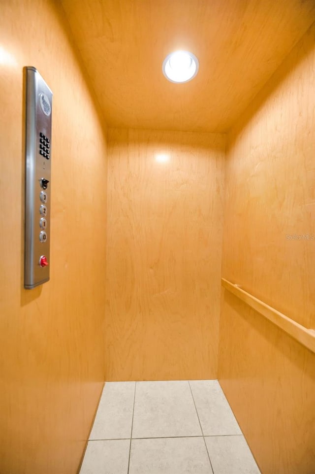 5032 Sand Castle Dr, New Port Richey, FL 34652 - elevator