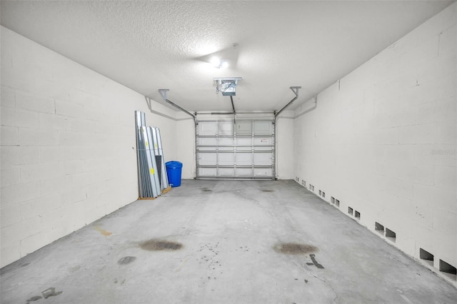 5032 Sand Castle Dr, New Port Richey, FL 34652 - garage with concrete block wall