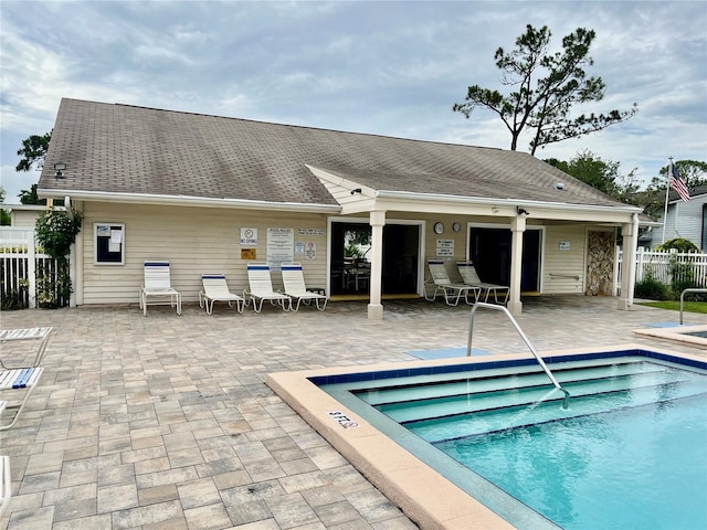 6462 92nd Pl N Unit 806, Pinellas Park, FL 33782 - community pool with a patio area