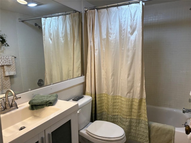 1243 S Martin Luther King Jr Ave Unit C505, Clearwater, FL 33756 - bathroom with toilet, shower / tub combo with curtain, and vanity