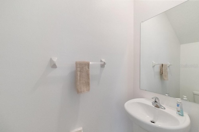 8305 Crescent Oaks Dr, New Port Richey, FL 34655 - half bath with a sink