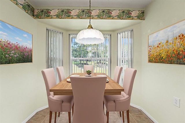 1415 Pinewood Hills Ct, Spring Hill, FL 34606 - dining room with baseboards