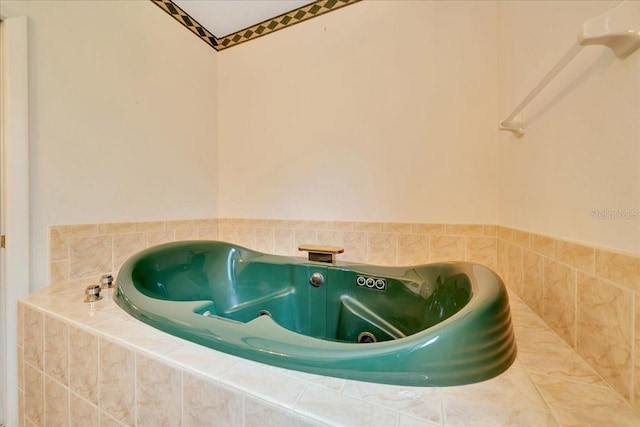 9130 Madrid Rd, Weeki Wachee, FL 34613 - full bathroom with tiled bath