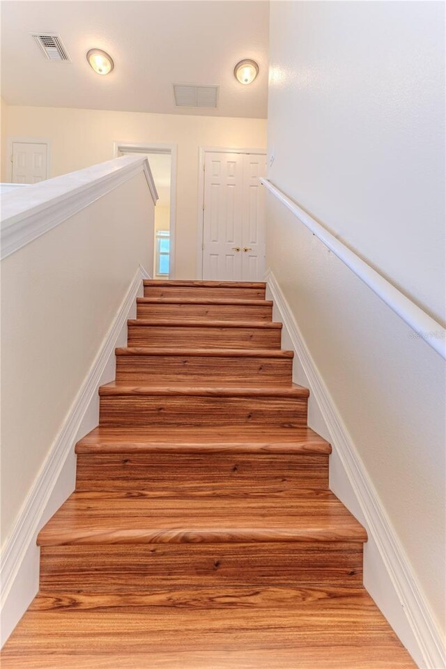 13772 Dunwoody Dr, Spring Hill, FL 34609 - view of staircase