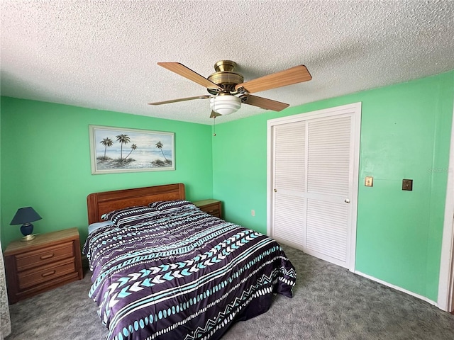 8312 Split Rail Ln, Hudson, FL 34667 - carpeted bedroom featuring a closet, a ceiling fan, and a textured ceiling
