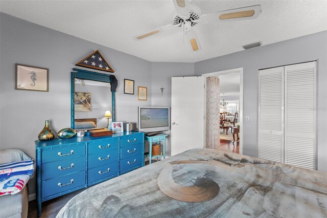 2342 Countryside Dr, Spring Hill, FL 34606 - bedroom with a closet and ceiling fan