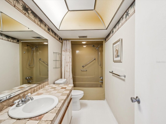 4567 Great Lakes Dr S, Clearwater, FL 33762 - bathroom with vanity and shower / bath combo