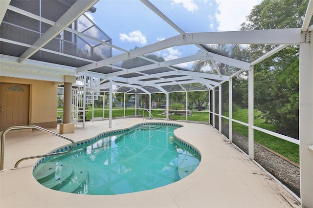4052 Marine Pkwy, New Port Richey, FL 34652 - swimming pool featuring a patio area and a lanai