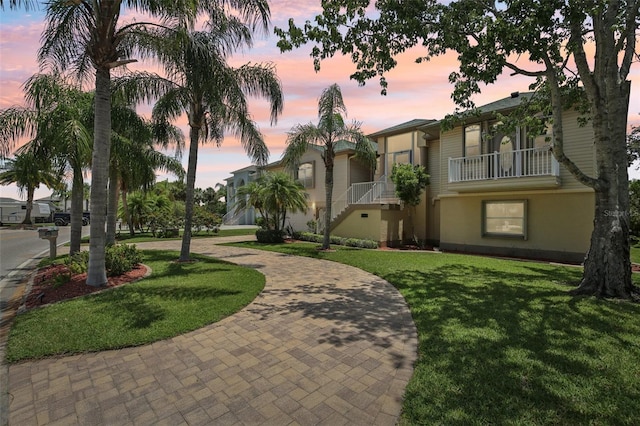 4052 Marine Pkwy, New Port Richey, FL 34652 - surrounding community with a yard and stairway