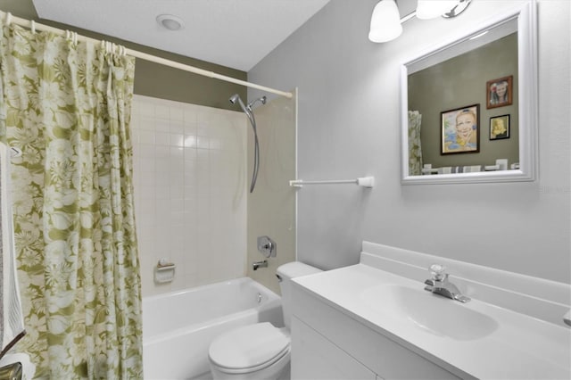 7701 Anaheim Ave, New Port Richey, FL 34655 - bathroom featuring shower / tub combo with curtain and vanity