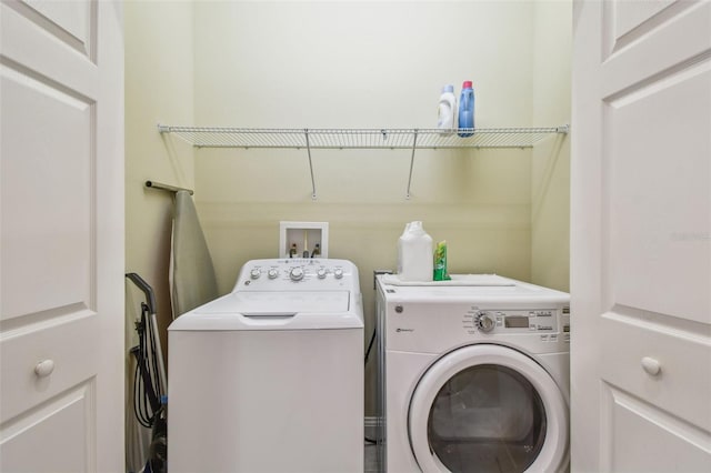 20820 Amanda Oak Ct, Land O Lakes, FL 34638 - washroom with washing machine and clothes dryer
