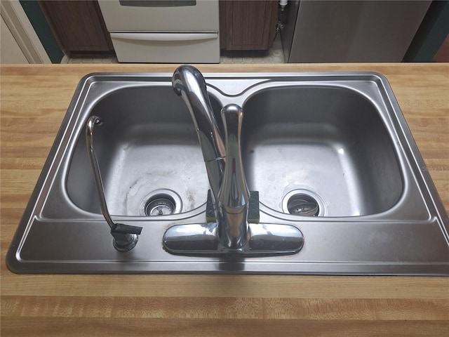 4420 Sawgrass Blvd, New Port Richey, FL 34653 - kitchen view of light countertops