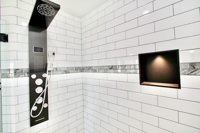 5339 Bowline Bnd, New Port Richey, FL 34652 - full bathroom with a tile shower