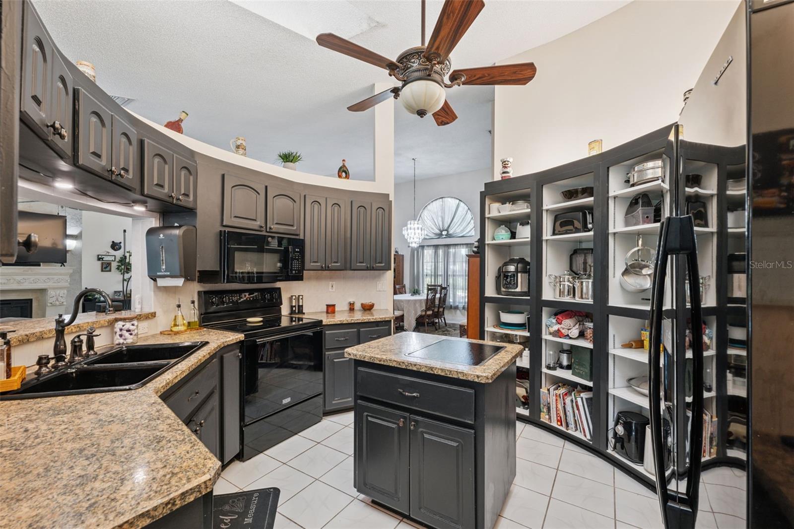 12295 Clarendon Ct, Spring Hill, FL 34609 - photo 9