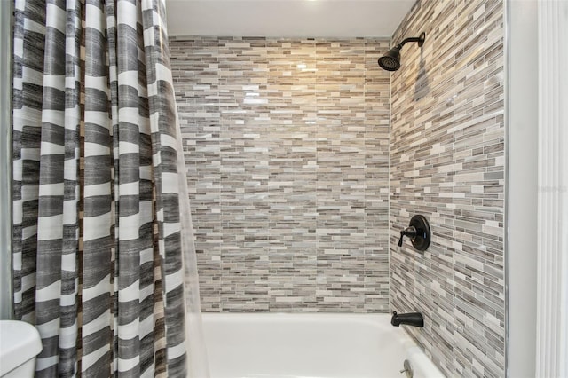1071 Lexington Ct, Largo, FL 33771 - full bathroom featuring shower / bathtub combination with curtain and toilet