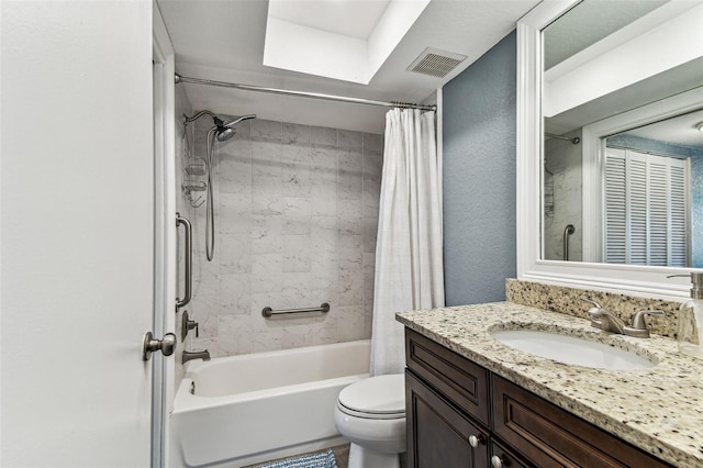 3745 Teeside Dr Unit 3745, New Port Richey, FL 34655 - bathroom featuring vanity and shower / bathtub combination with curtain