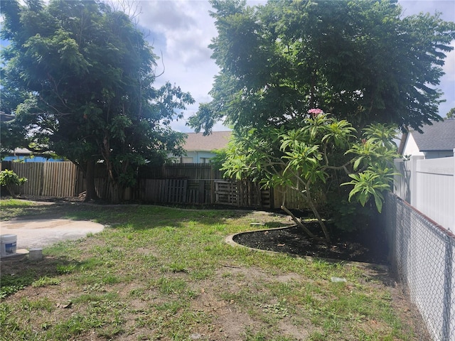 7338 Foxbloom Dr, Port Richey, FL 34668 - view of fenced backyard